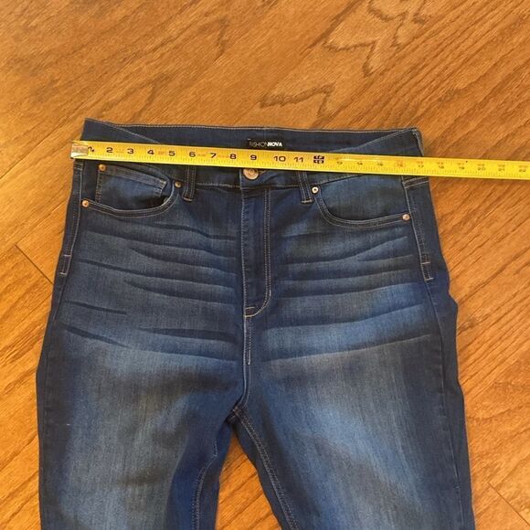 Fashion Nova size 14 jeans, high waisted - Picture 6 of 8